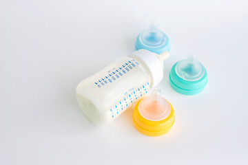 Baby bottles and pacifiers - 506540568