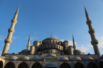 Fototapeta na wymiar The Sultanahmet Mosque (Blue Mosque)