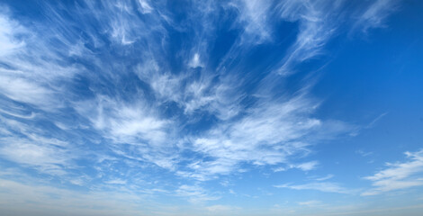 White clouds against blue sky background - obrazy, fototapety, plakaty