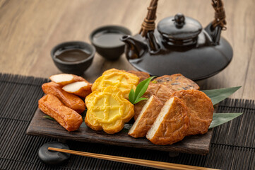 皿に盛られた薩摩揚げ