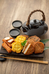 皿に盛られた薩摩揚げ