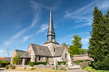 Eglise Saint-Nicolas en gr&egrave;s et silex avec clocher pench&eacute; &agrave; Pommer&eacute;val en Seine-Maritime. 16e si&egrave;cle