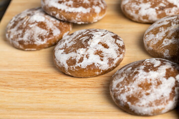 large number of gingerbread on the table