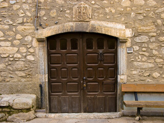 Puertas, ventanas y aldabas pirenaicas 42
