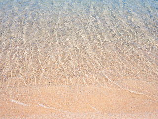 eau turquoise de la mer méditérannée en corse