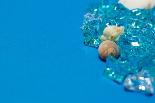 夏の青と貝の背景　/blue summer image
