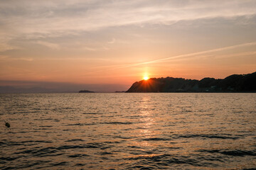Naklejka premium 神奈川県逗子市逗子海岸からの夕日