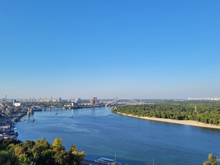 Fototapeta na wymiar view of the embankment of the Dnieper and Kyiv, Ukraine