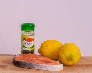 Ingredients to prepare lemon salmon