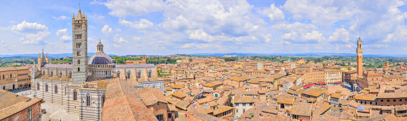 Fototapeta na wymiar Sienne, cathédrale, Palazzo Pubblico et Piazza del Campo