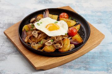 baked potatoes with mushrooms and egg