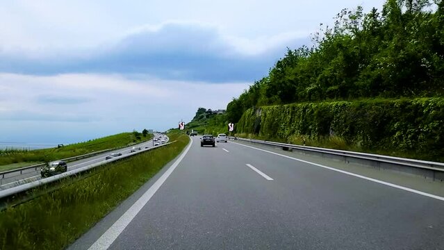Hyperlapse sur une autoroute Suisse dans le Lavaux avec des travaux