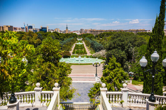 Fountains in the park of Jose Antonio (Parque Grande Jos&eacute; Antonio Labordeta), Zaragoza, Aragon, Spain
