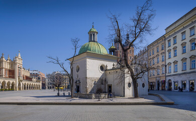 Zabytkowy Kościół na Rynku Głównym w Krakowie © kropka!