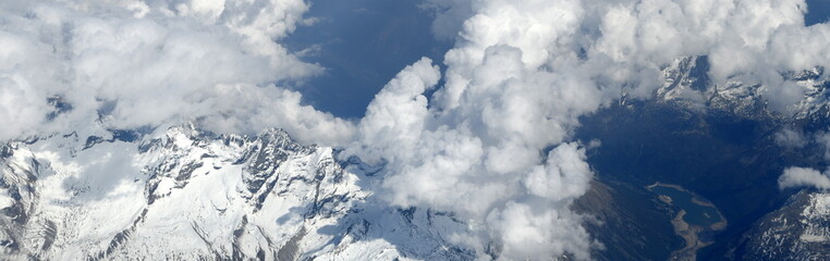 survol des alpes en mai