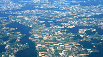 vue aérienne...approche de l'aéroport Bâle Mulhouse - 506729342