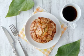 美味しそうなカップケーキでコーヒーブレイク