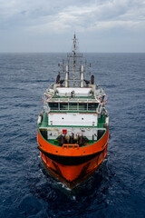 Sea tow in the high sea