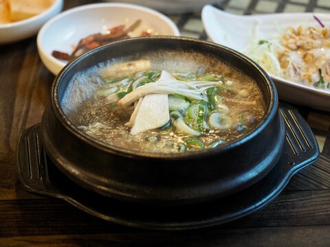한국의 전통음식 소고기 갈비탕 