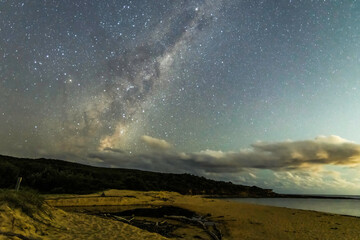 Naklejka premium The night sky at the beach