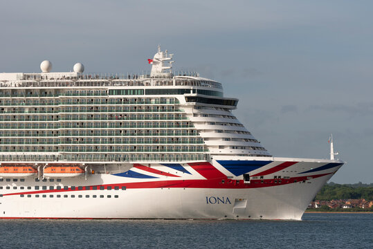 Southampton, England, UK. 2022. Cruise liner Iona underway departing the Port of Southampton, UK