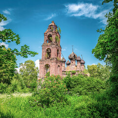 Fototapeta premium the destroyed Orthodox church