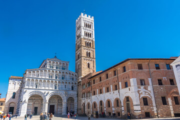 Fototapeta premium Lucca, Italy, 18 April 2022: View of Lucca Cathedral