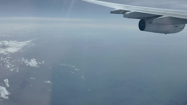 Flug über den Wolken mit einer Passiermaschine von Zürich nach Johannesburg