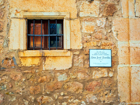 Cartel en memoria del dramaturgo Jos&eacute; Zorrilla en las calles de Lerma