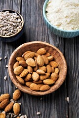 Almonds with chocolate