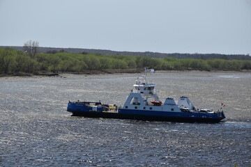 Fototapeta na wymiar The Ferry in Spring, Montmagny, Québec, Canada