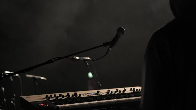 Pianist microphone on stage