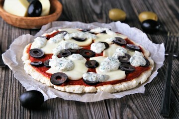 Raw keto pizza
