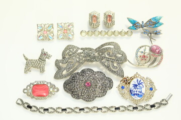 Vintage brooch lot collection costume jewelry fashion accessory - obrazy, fototapety, plakaty