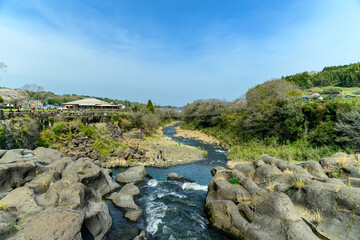 原尻の滝「春風の季節・吊橋風景」
Harajiri Falls 
