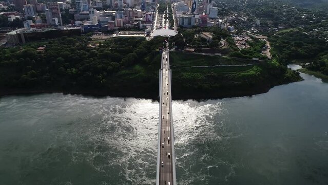 Ponte da amizade em Foz do igua&ccedil;u