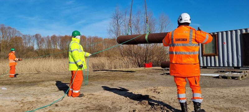 Banksman Slinger Signaller Rigger during Lifting operation