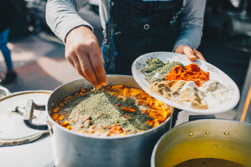 Cocinando en una olla