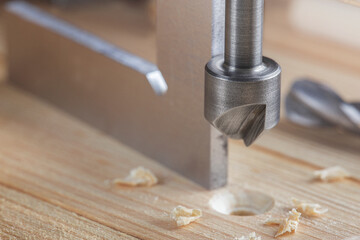Countersink drill bit make sink in hole for screw in old wooden plank