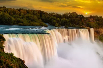 Amerikanische Wasserfälle an den Niagarafällen © Sergii Figurnyi