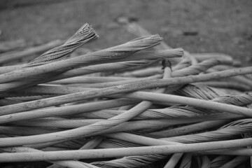 Geflochtene Seile aus Stahl, Litzen die ein stabiles Material ergeben