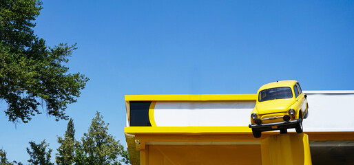 Yellow car - obrazy, fototapety, plakaty