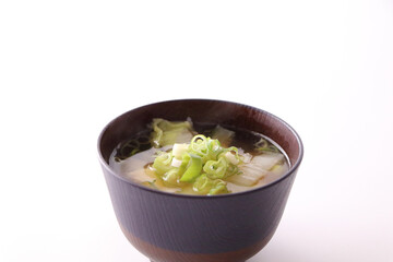 美味しそうな白菜のお味噌汁（日本の伝統文化）