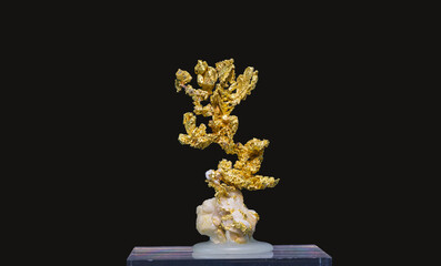 natural mineral crystal natural gold