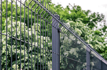 Steel grating fence made with wire. 