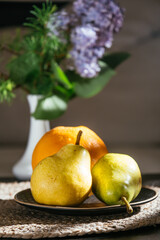 pears in a bowl