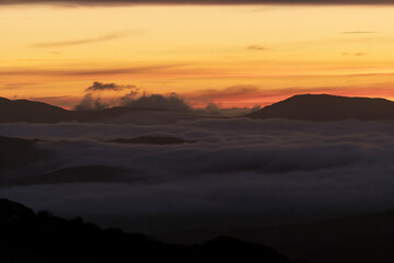 Obraz premium Incredible cloud inversion landscape view of the Rhinogydd in Snowdonia UK