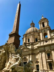Fototapeta na wymiar Obelisco Agonale & Sant'Agnese in Agone in Piazza Navona (Rom, Italien)