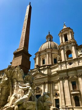 Obelisco Agonale & Sant'Agnese in Agone in Piazza Navona (Rom, Italien)