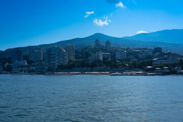Naklejka premium Seascape overlooking the city's coastline.
